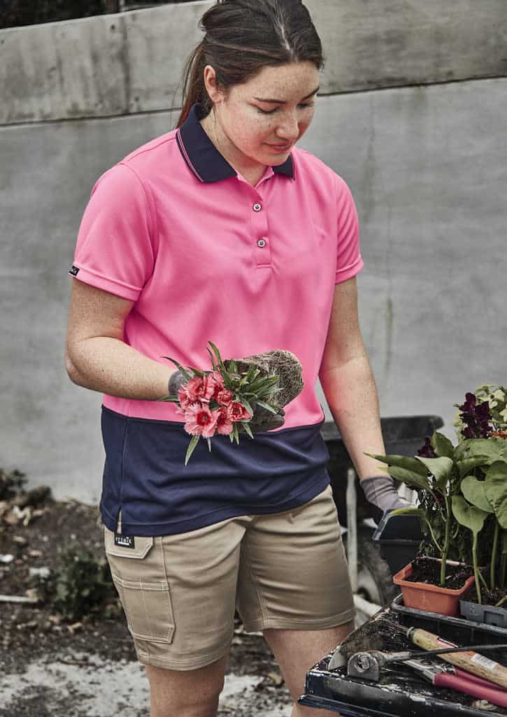 Womens Essential Stretch Cargo Short